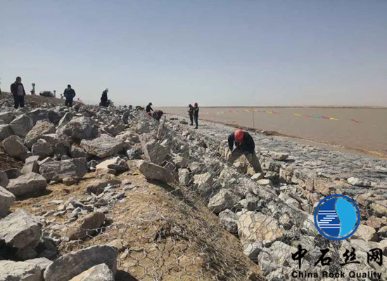 護(hù)坡格賓護(hù)墊 護(hù)坡格賓護(hù)墊